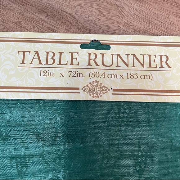 Decorative Red and Green Dinning Table Runner Bundle 12in x 72in Polyester - Picture 3 of 15